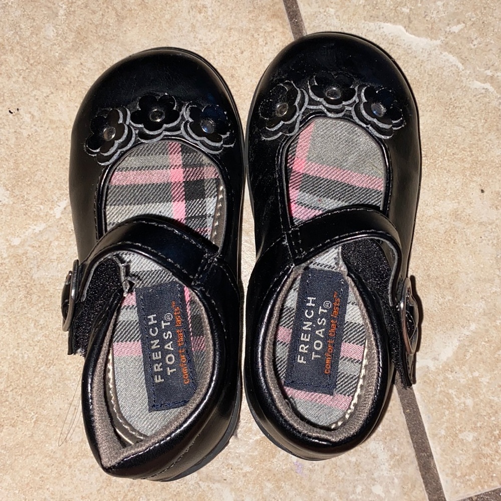 French Toast Black Infant Shoes (size 7)